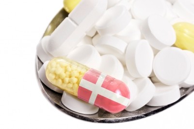 Danish researchers studying pharmaceutical powders 
